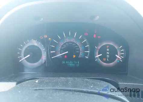 2010 Mercury Milan z USA, uszkodzony, nr VIN 3MEHMOHA4AR662278